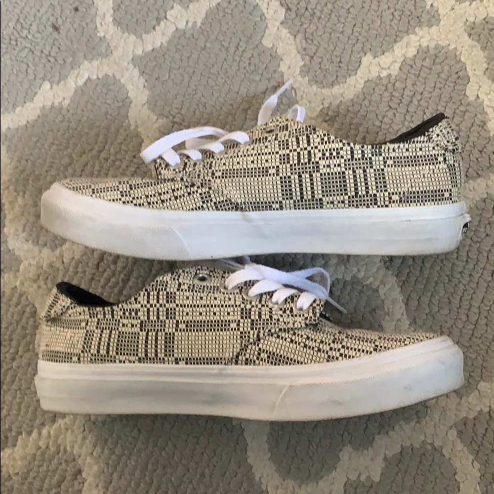 Vans - Picture 3 of 4
